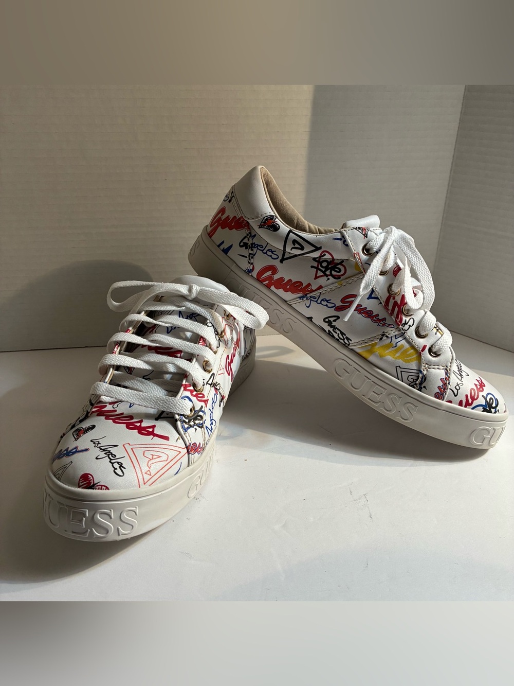 Guess White Low-Top Sneakers with Multicolor Graffiti Print